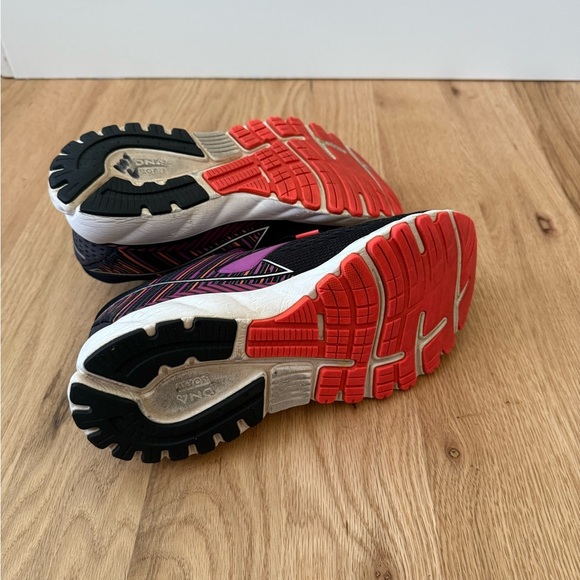 Brooks Adrenaline GTS 19 Women's Running Sneakers Black, Purple, Coral Size 9 - Picture 8 of 10